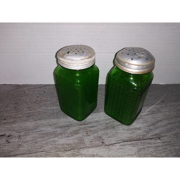 Owens Illinois 4.5" Green Depression Glass Shaker Canisters - 1930s waffle - Picture 3 of 5